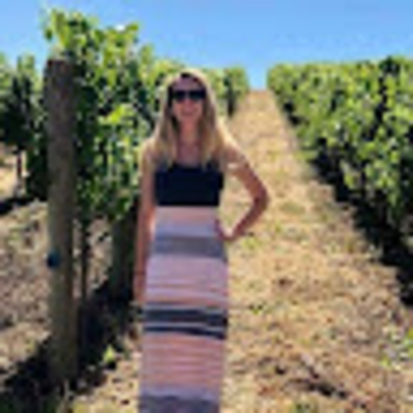 Meet your Posher, Mikaela - Picture 1 of 1